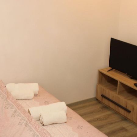 Eleon Motel Brezovice Luaran gambar