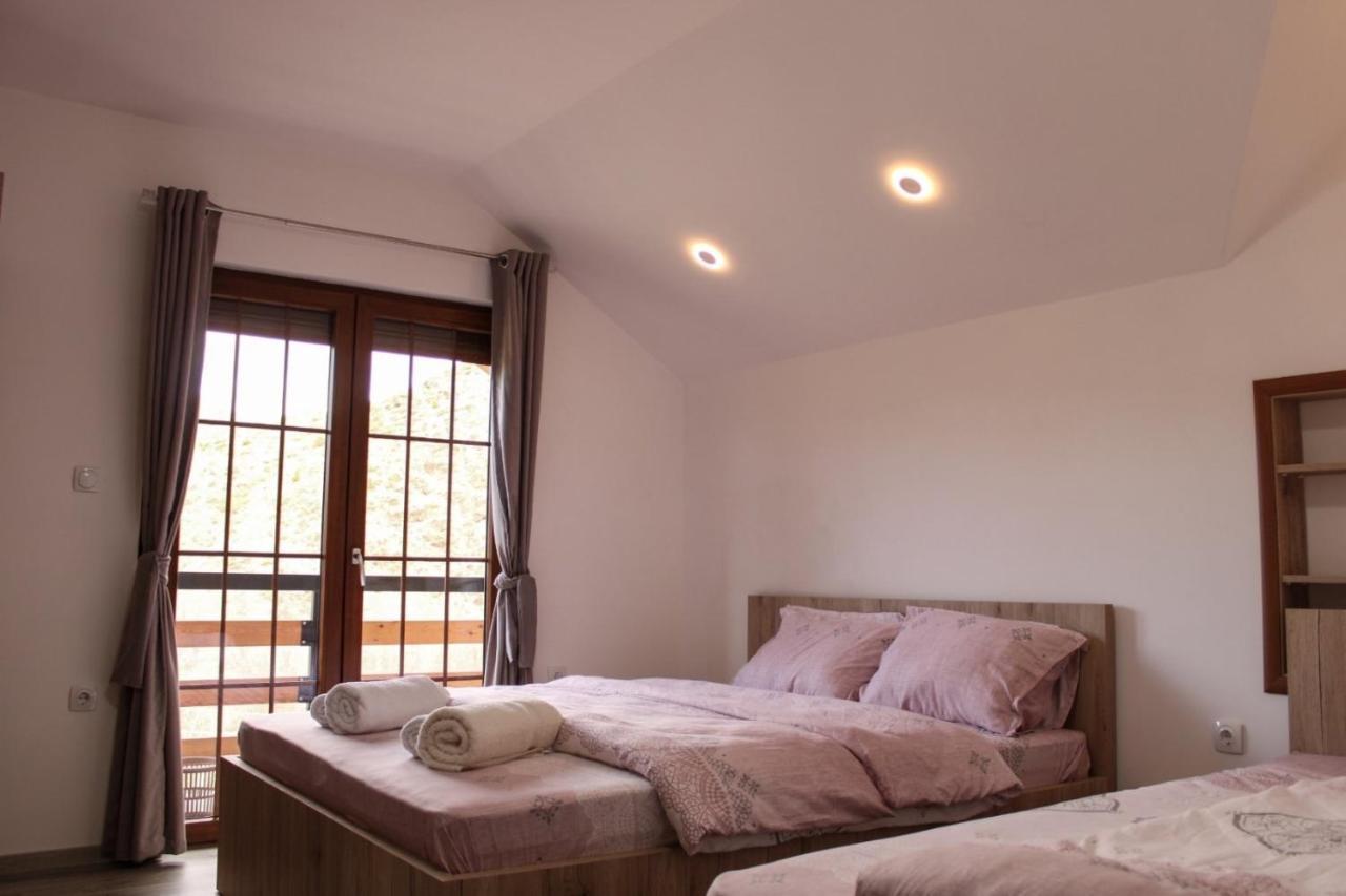 Eleon Motel Brezovice Luaran gambar