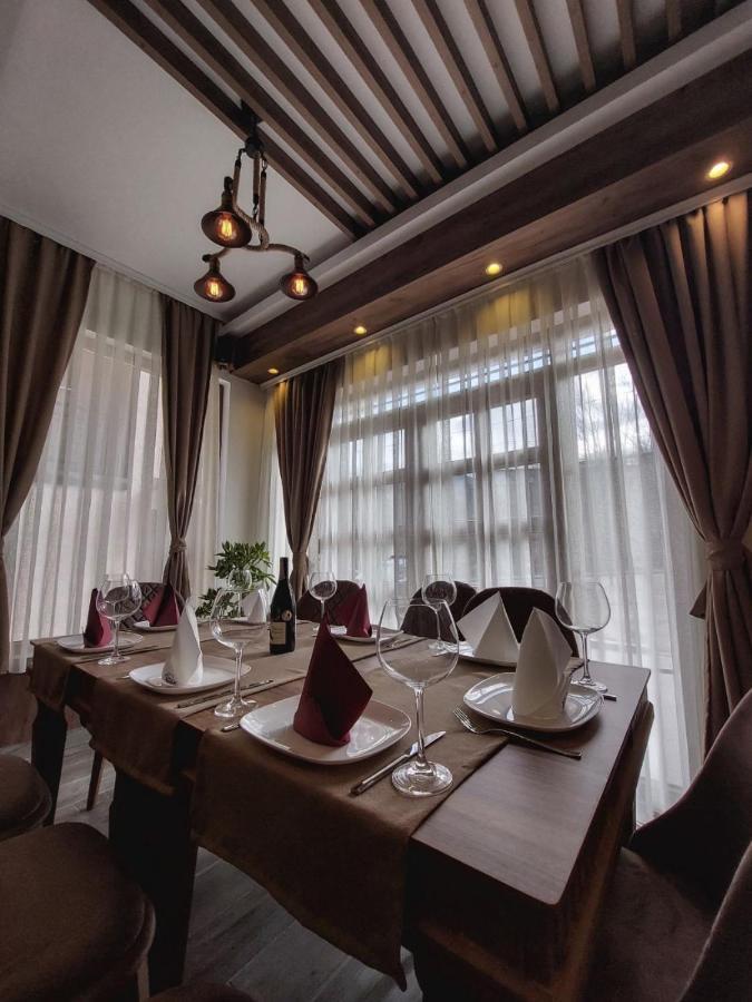 Eleon Motel Brezovice Luaran gambar