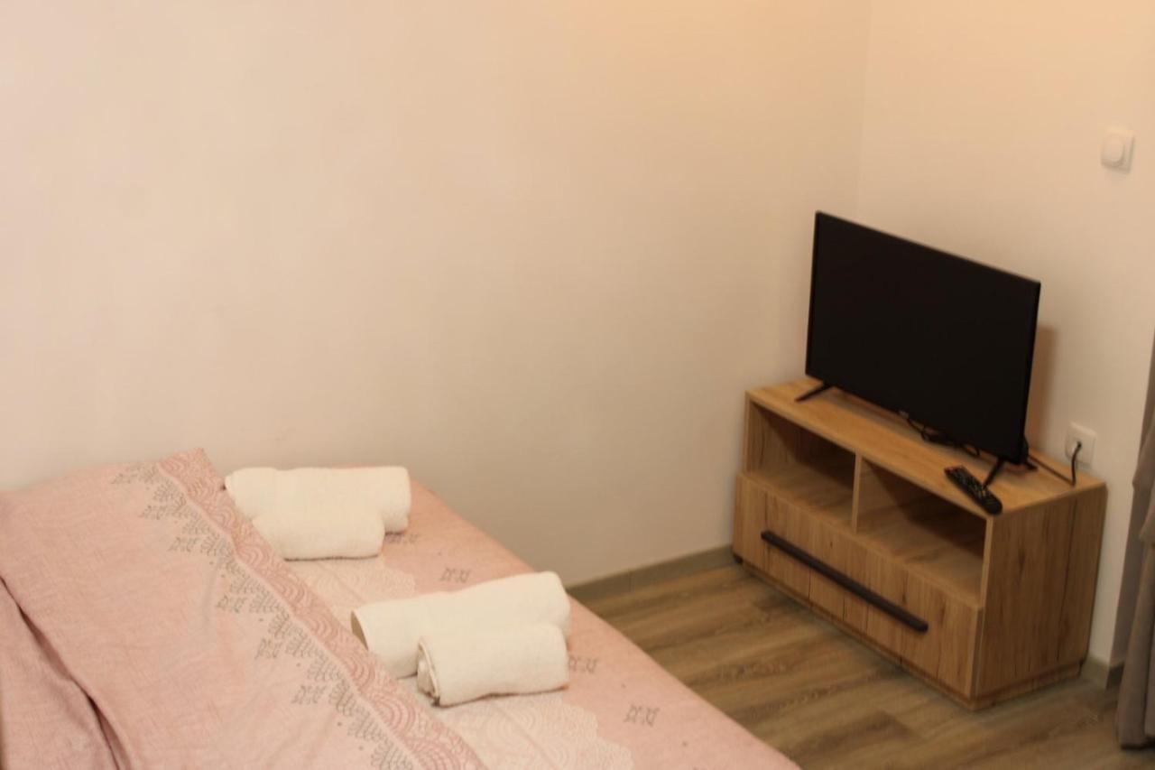 Eleon Motel Brezovice Luaran gambar