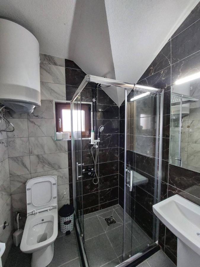 Eleon Motel Brezovice Luaran gambar