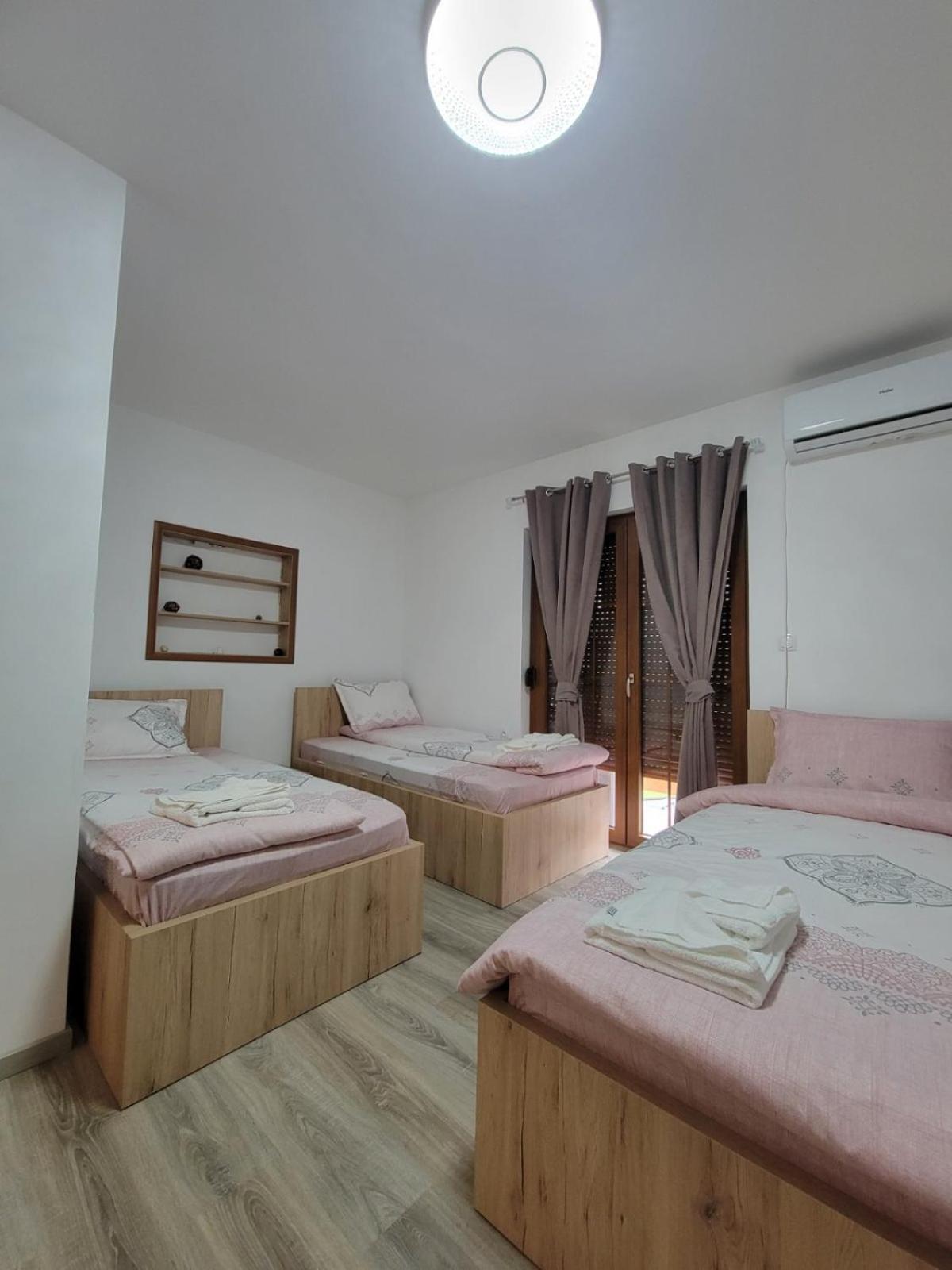 Eleon Motel Brezovice Luaran gambar