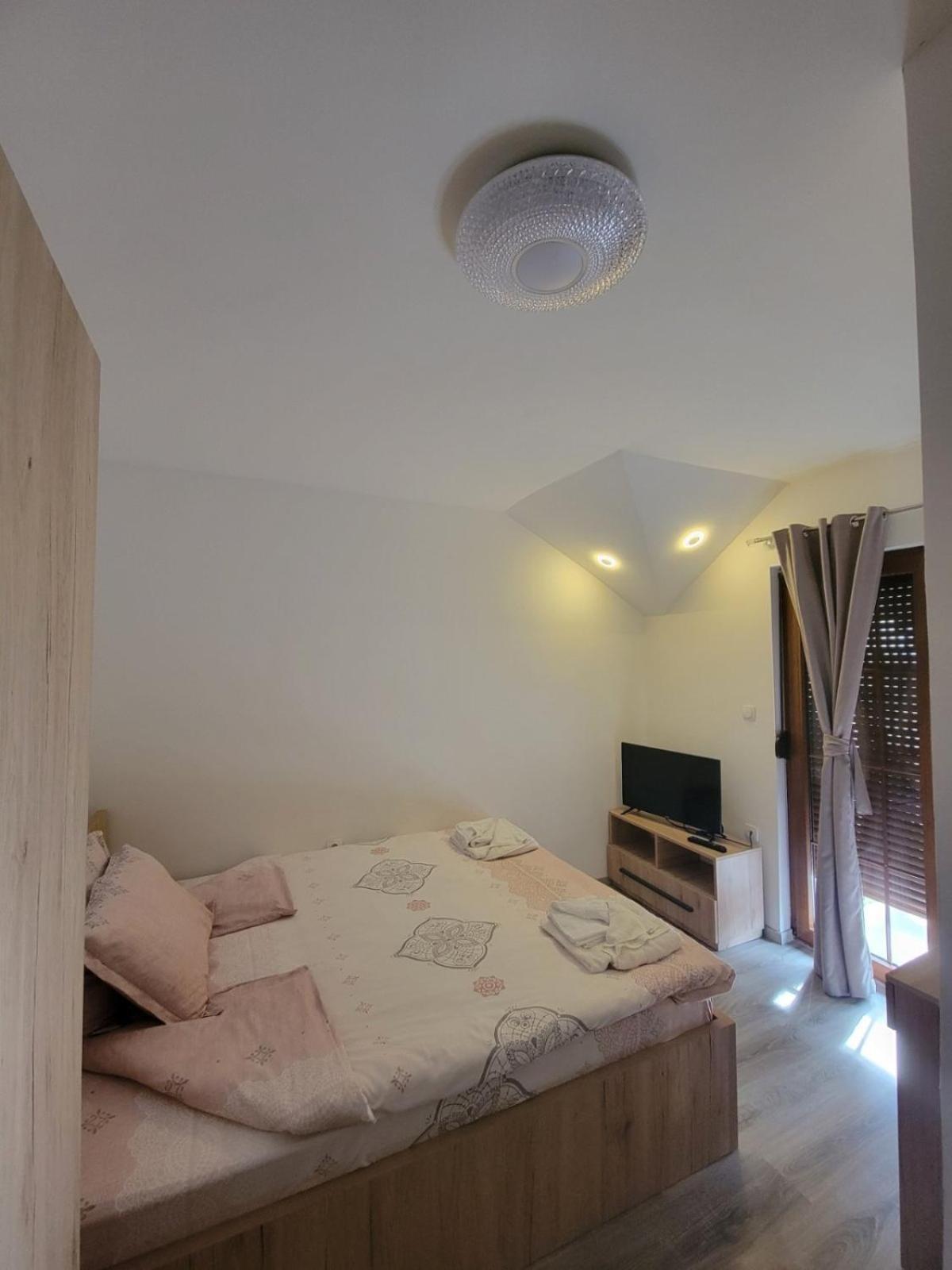 Eleon Motel Brezovice Luaran gambar