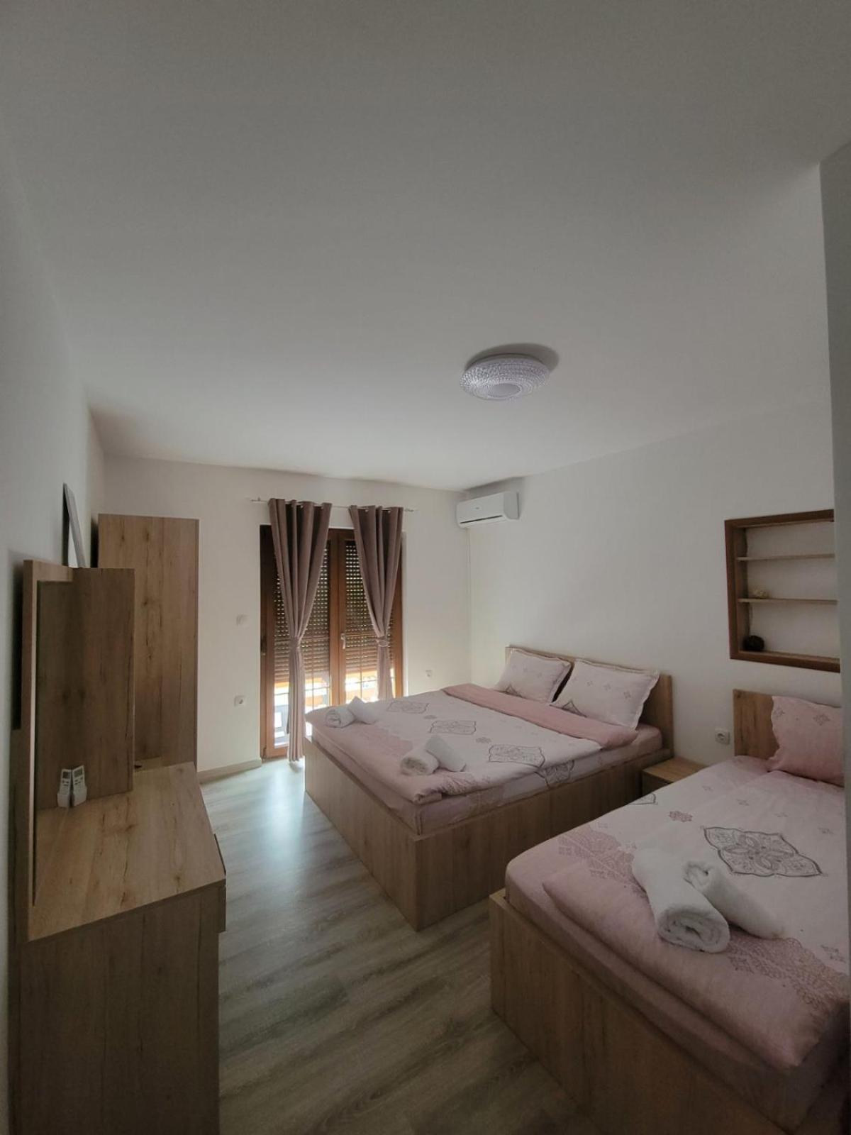 Eleon Motel Brezovice Luaran gambar