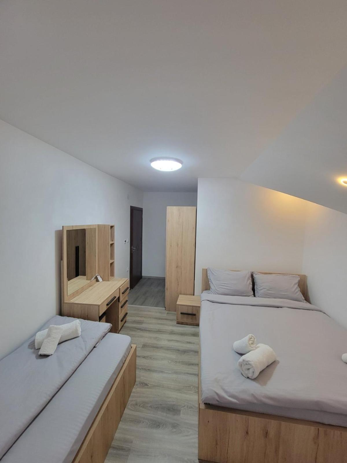 Eleon Motel Brezovice Luaran gambar